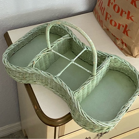 Wicker Caddy Serving Tray - Picture 1 of 5